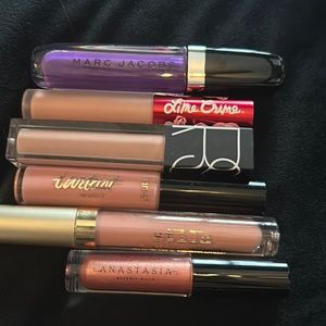 Bundle of lip gloss
